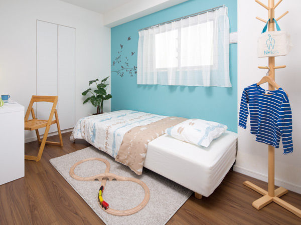 Interior.  [Bedroom 2] Anticipation of the growth of children, Was also realize a highly universality to meet a comfortable space to the needs of any age.