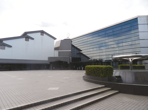 Surrounding environment. Fuchu no Mori Arts Theater (about 240m / Bicycle about 1 minute)