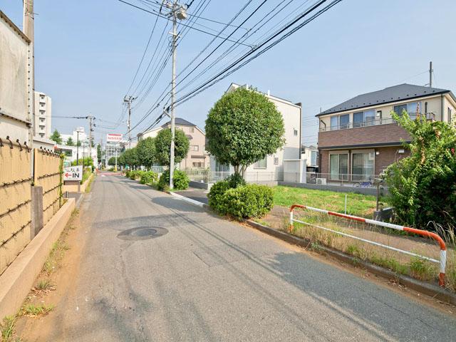Local photos, including front road. Shiraitodai 3-chome local landscape
