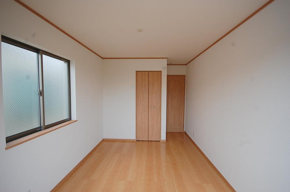 Non-living room. Local (10 May 2013) Shooting