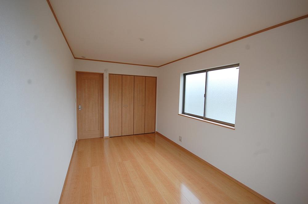 Non-living room. Local (10 May 2013) Shooting