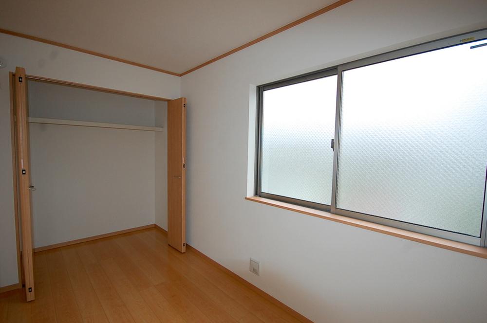 Non-living room. Local (10 May 2013) Shooting