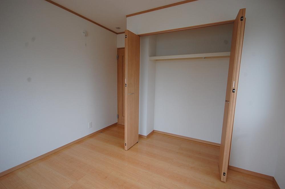 Non-living room. Local (10 May 2013) Shooting