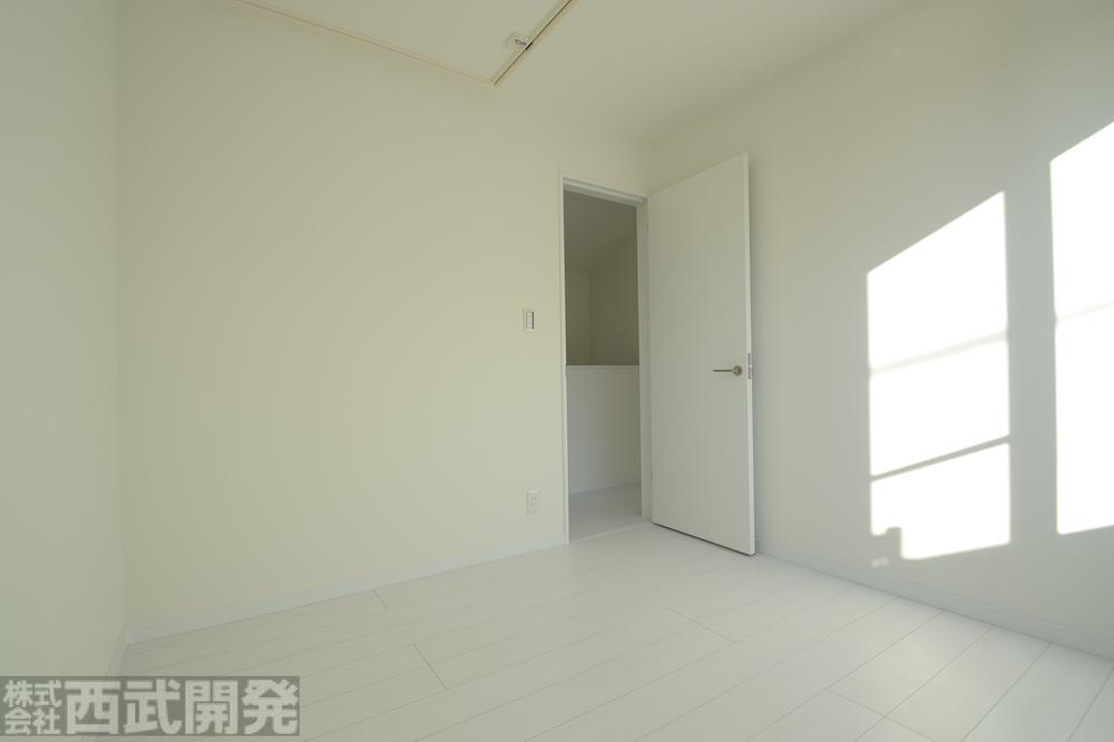 Non-living room. O Building Western-style 4.5 Pledge With closet South balcony surface