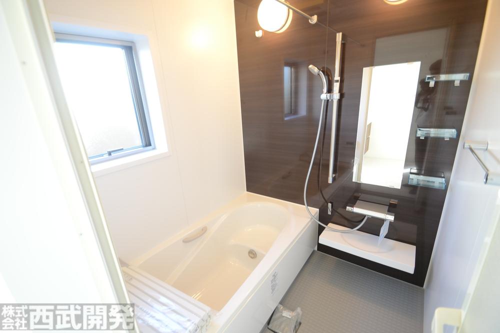 Other Equipment. O Building Hitotsubo ・ Window barrier-free type ventilation drying with machine bathroom