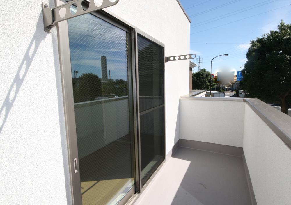 Balcony. Local (September 2013) Shooting Building 3