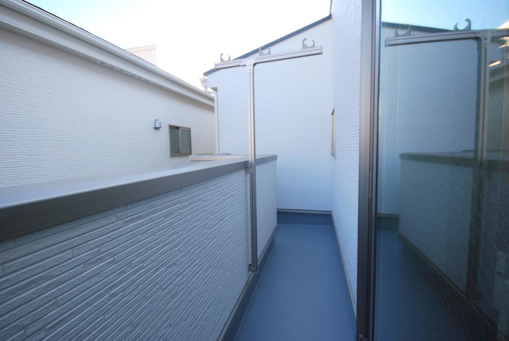 Balcony. Local) Shooting