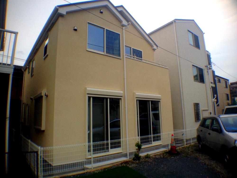 Local appearance photo. Local (10 May 2013) Shooting