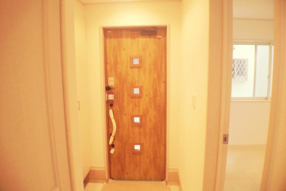 Entrance. Local (10 May 2013) Shooting