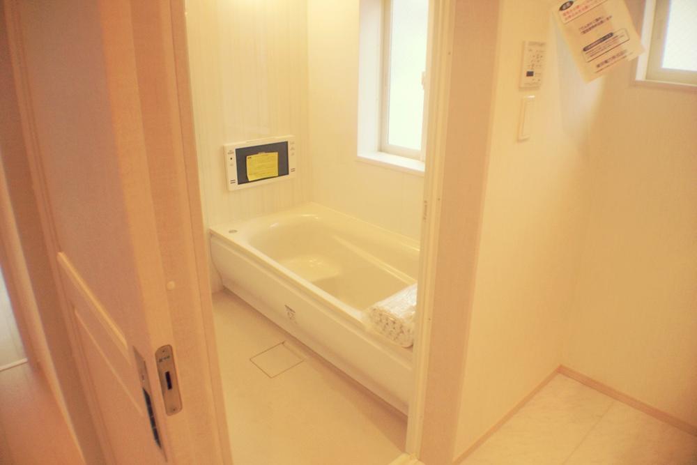 Bathroom. Indoor (10 May 2013) Shooting