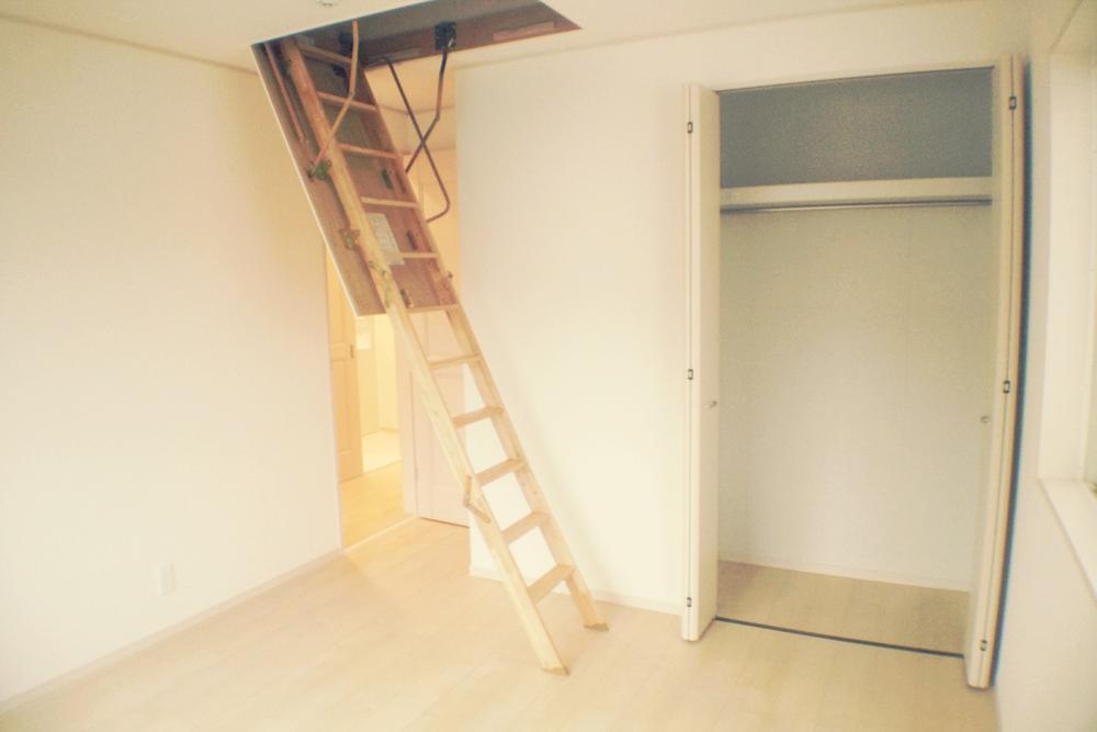 Non-living room. Indoor (10 May 2013) Shooting