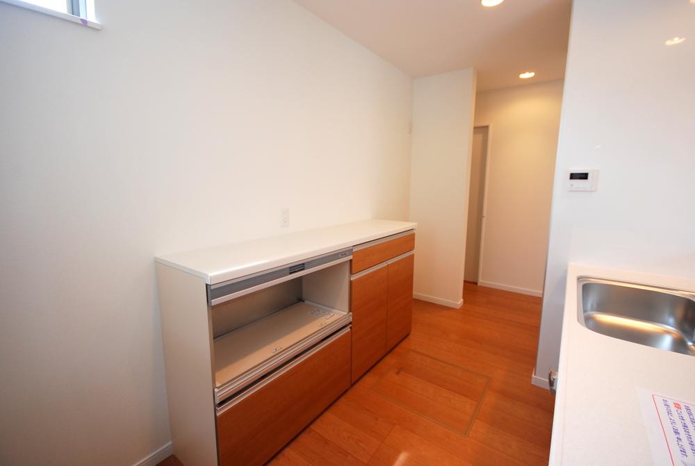 Same specifications photo (kitchen). Seller construction cases