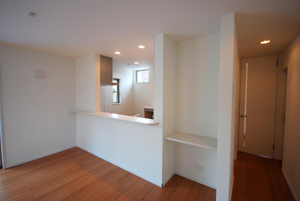 Same specifications photos (living). Seller construction cases