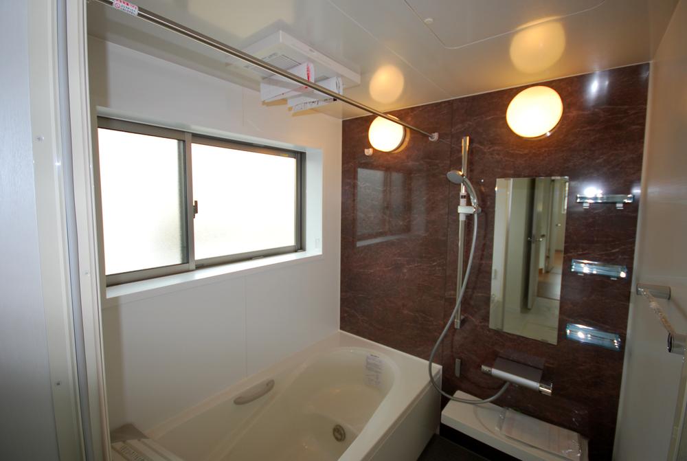 Same specifications photo (bathroom). Seller construction cases