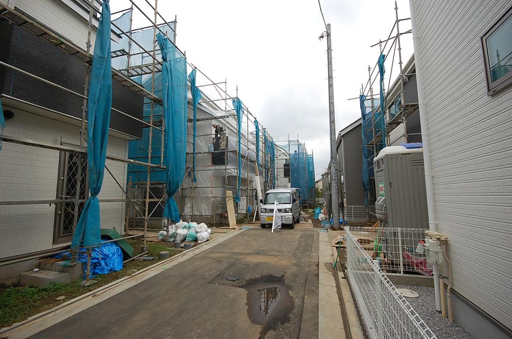 Local photos, including front road. Local (10 May 2013) Shooting