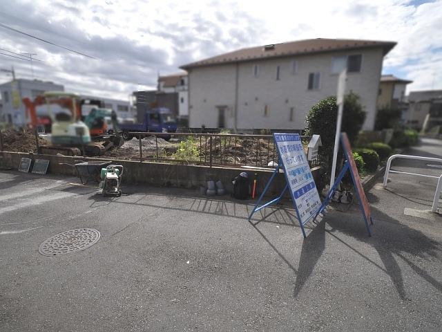 Local photos, including front road. Fuchu Koremasa 1-chome, contact road situation