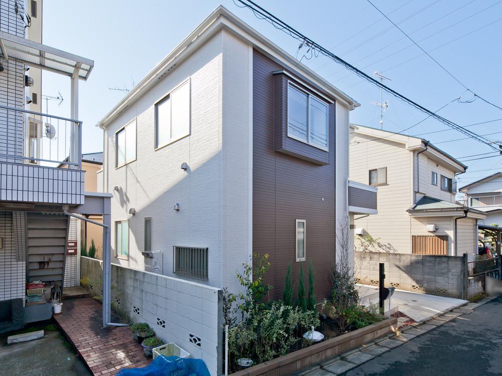 Local appearance photo. Local (11 May 2013) Shooting