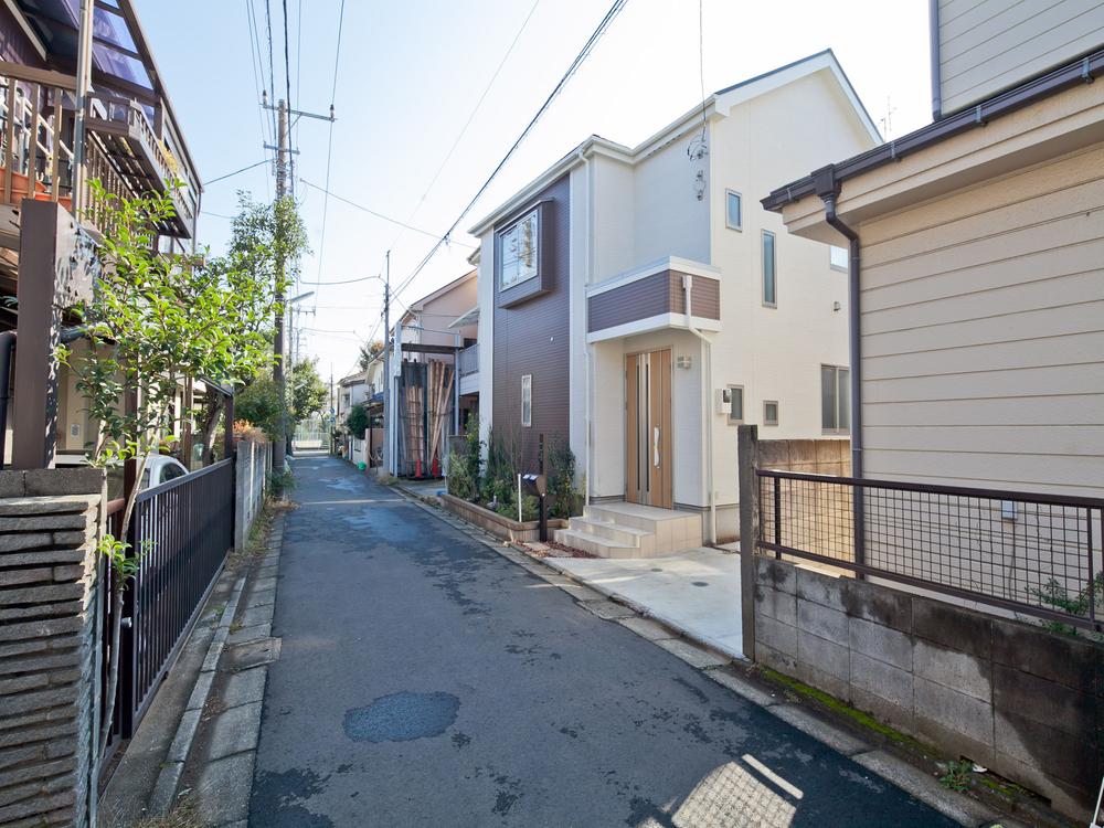 Local appearance photo. Local (11 May 2013) Shooting