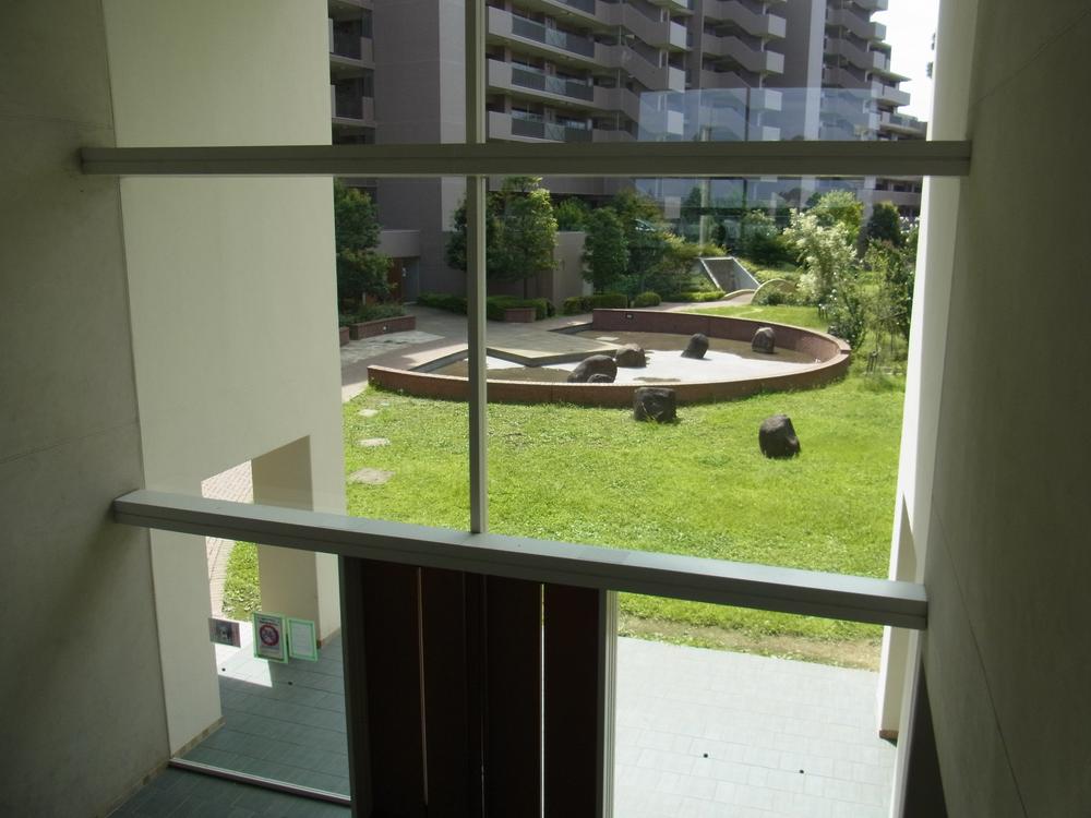 Entrance. Common areas