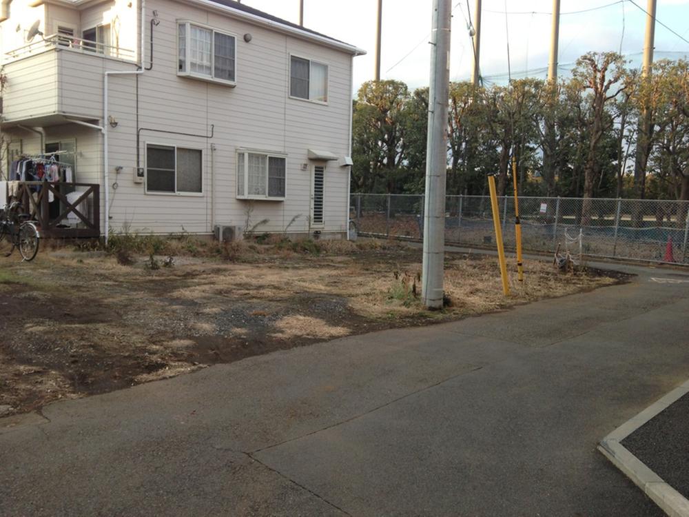 Local photos, including front road. Local (12 May 2013) Shooting