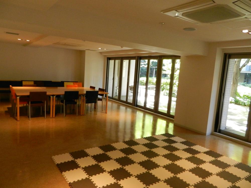 Other common areas. Kids Room