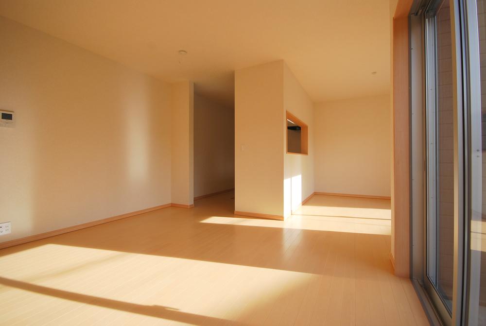 Living. Local (2013 December shooting)