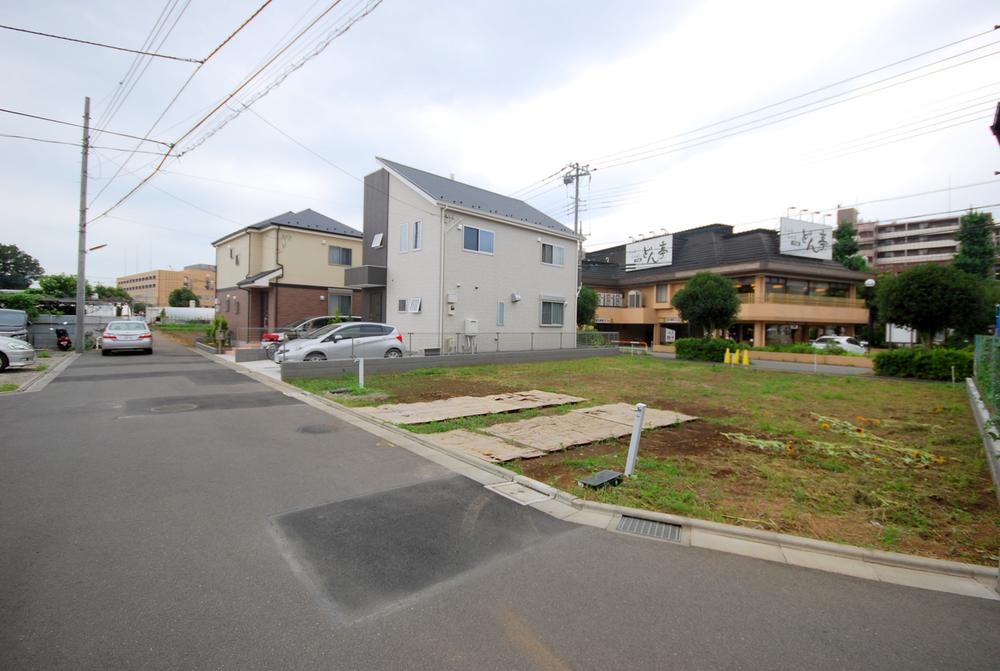 Local photos, including front road. Local (July 2013) Shooting