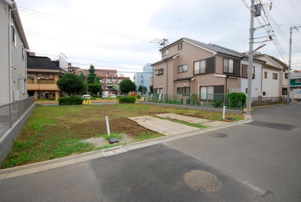 Local photos, including front road. Local (July 2013) Shooting