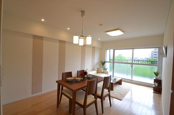 Same specifications photos (living)