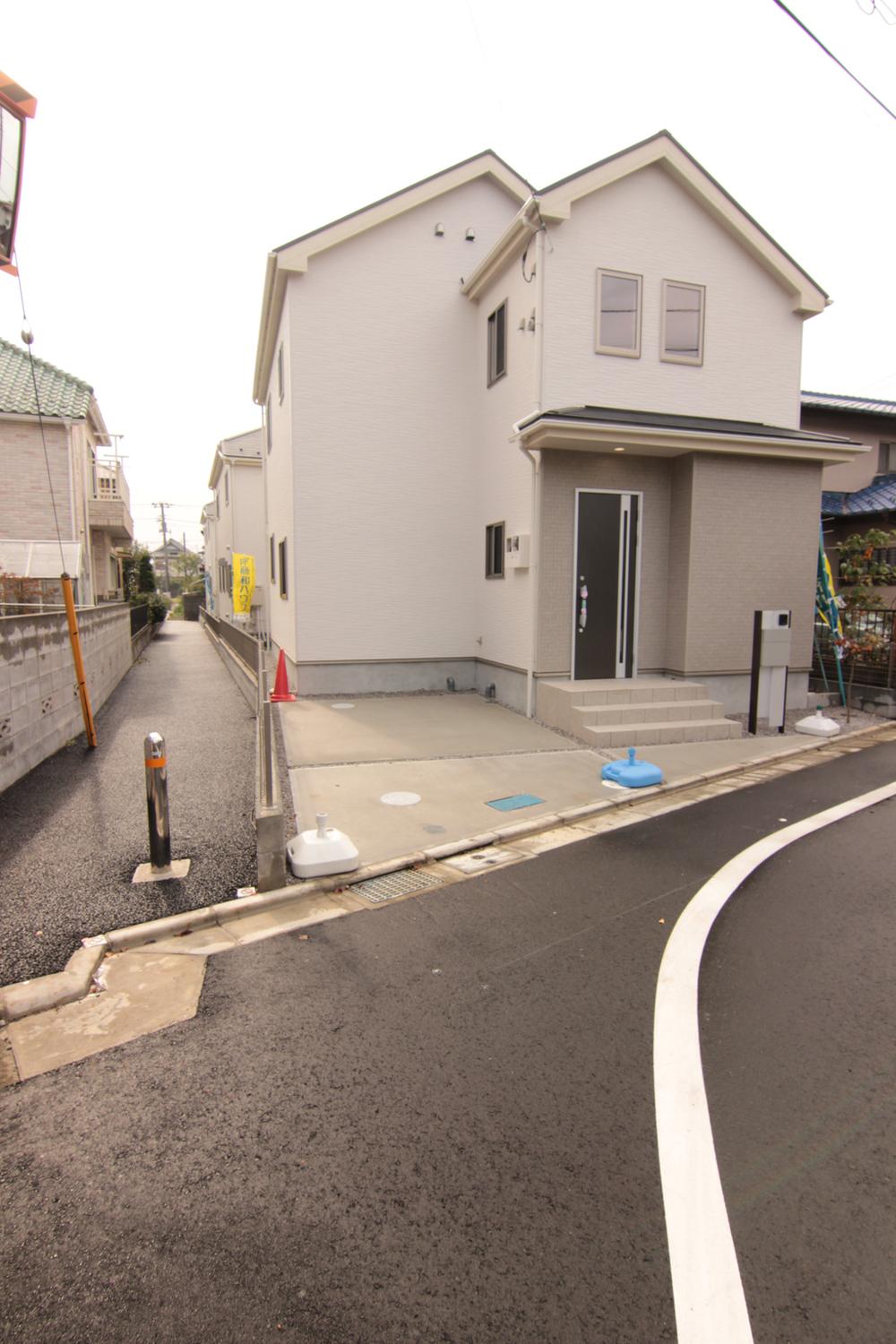 Local photos, including front road. Building 2 appearance