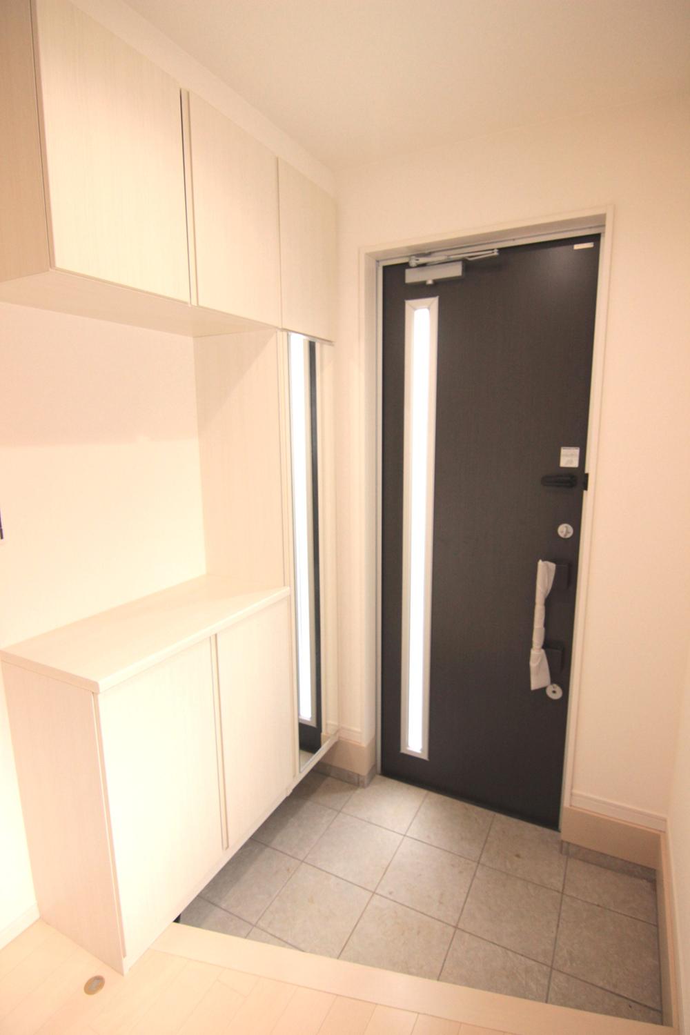 Entrance. Building 2 Entrance