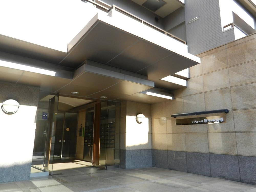 Entrance. Common areas