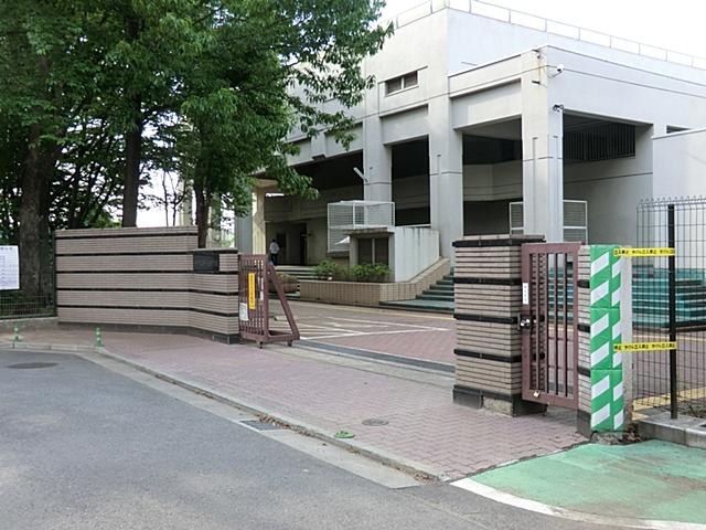 Junior high school. 1000m to Fuchu Municipal fifth junior high school