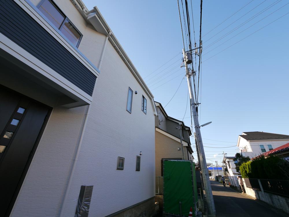 Local appearance photo. Local (11 May 2013) Shooting