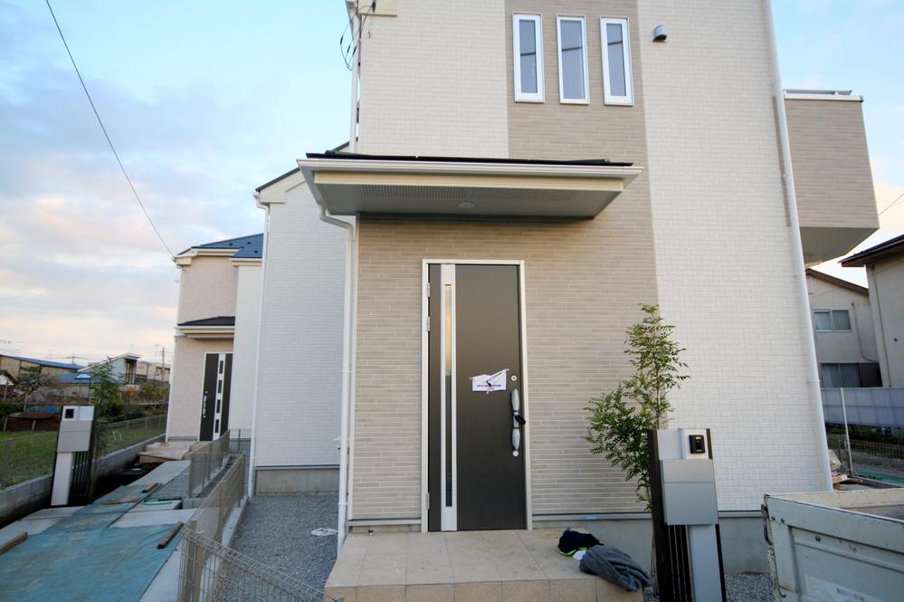 Local appearance photo. Local (2013 November shooting)