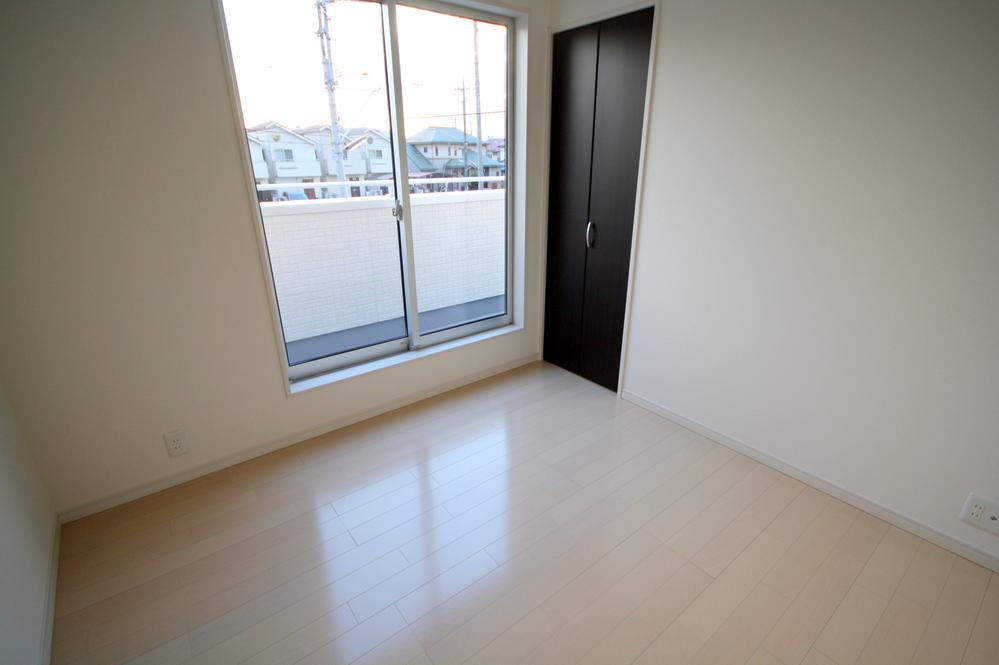 Non-living room. Local (2013 November shooting)