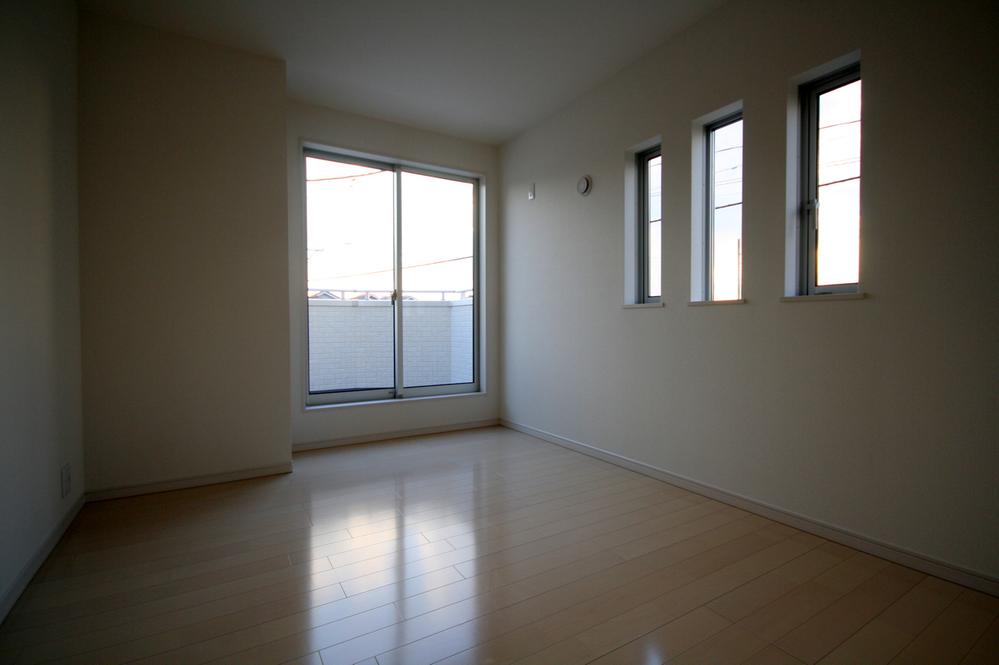 Same specifications photos (living). Local (2013 November shooting)