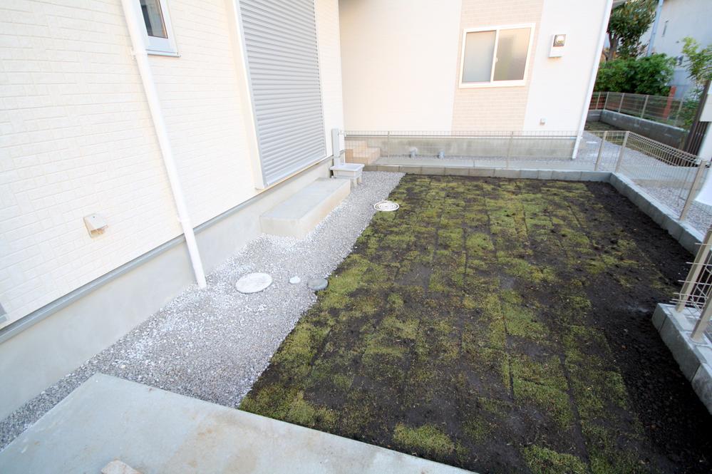 Garden. Local (2013 November shooting)