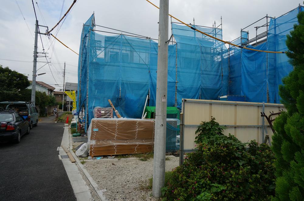 Local photos, including front road. 2013 October shooting