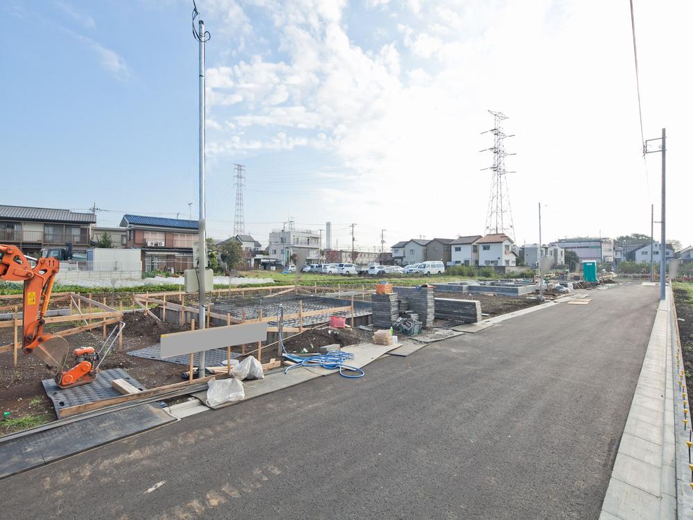 Local photos, including front road. Local (11 May 2013) Shooting