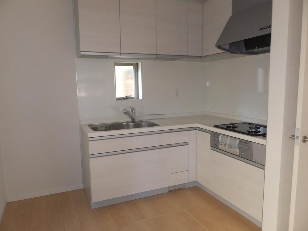 Kitchen. Local (12 May 2013) Shooting