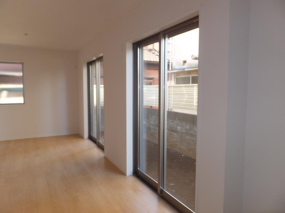 Living. Local (12 May 2013) Shooting