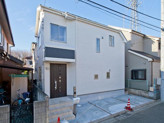 Local appearance photo. Local (12 May 2013) Shooting