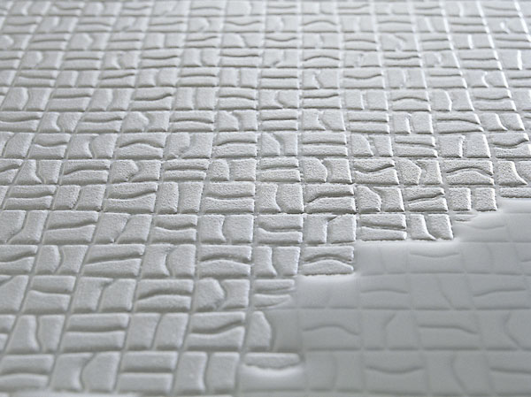 Bathing-wash room.  [Karari floor] Achieve a smooth drainage by breaking the surface tension of water. After bathing because drainage is good, If it leaves washed away, such as the remaining foam over the shower on the floor, It will be hard to dirt.