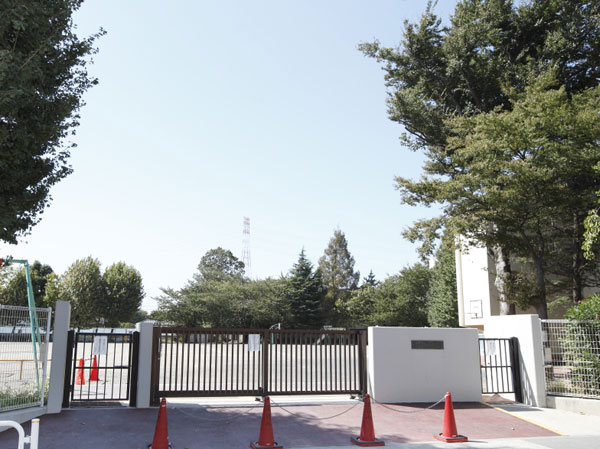 Surrounding environment. Hon'yado elementary school (about 270m ・ 4-minute walk)