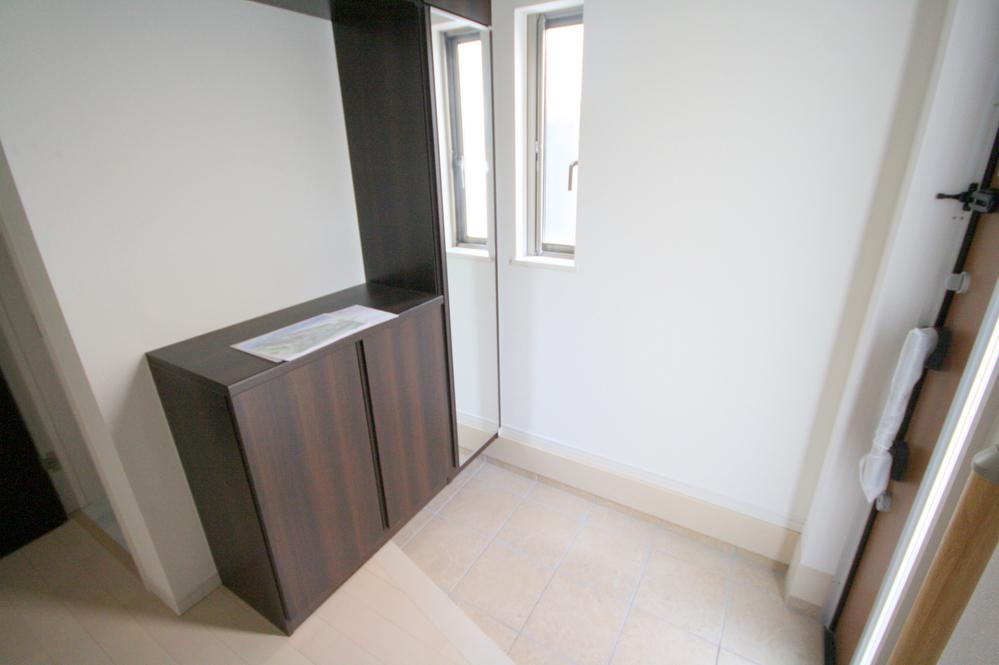 Entrance. Local (11 May 2013) Shooting