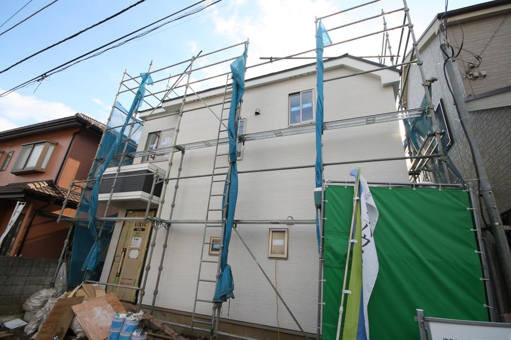 Local photos, including front road. Local (2013 November shooting)