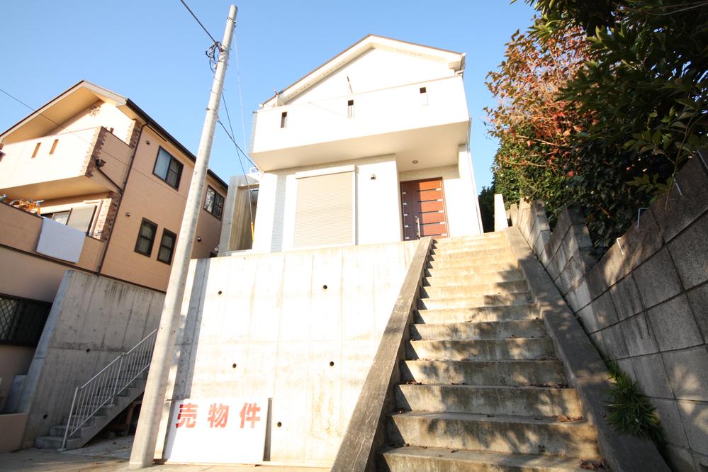 Local appearance photo. Local (11 May 2011) Shooting