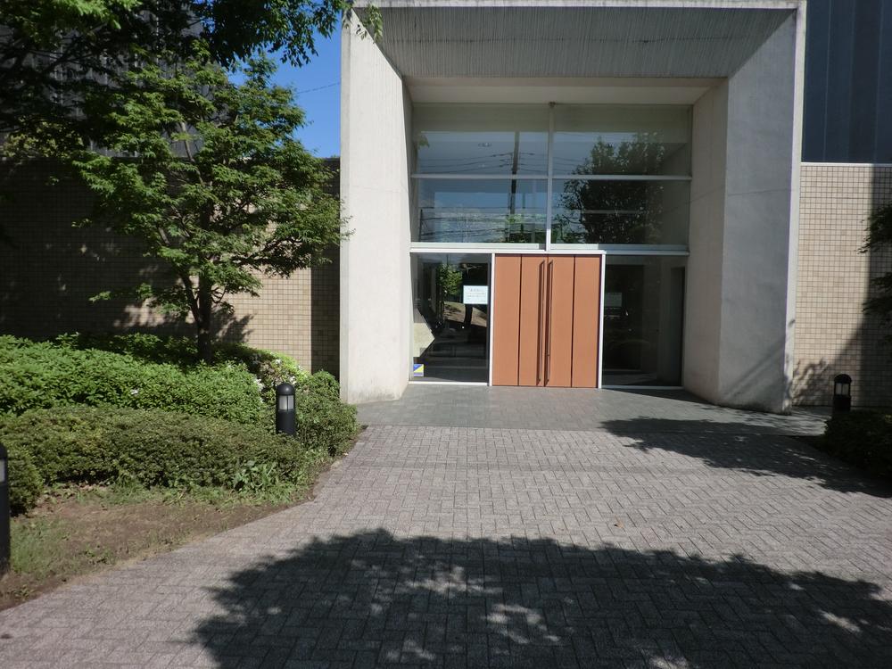 Entrance. Common areas