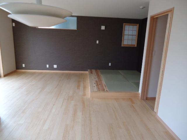 Same specifications photos (living). ( Building) same specification